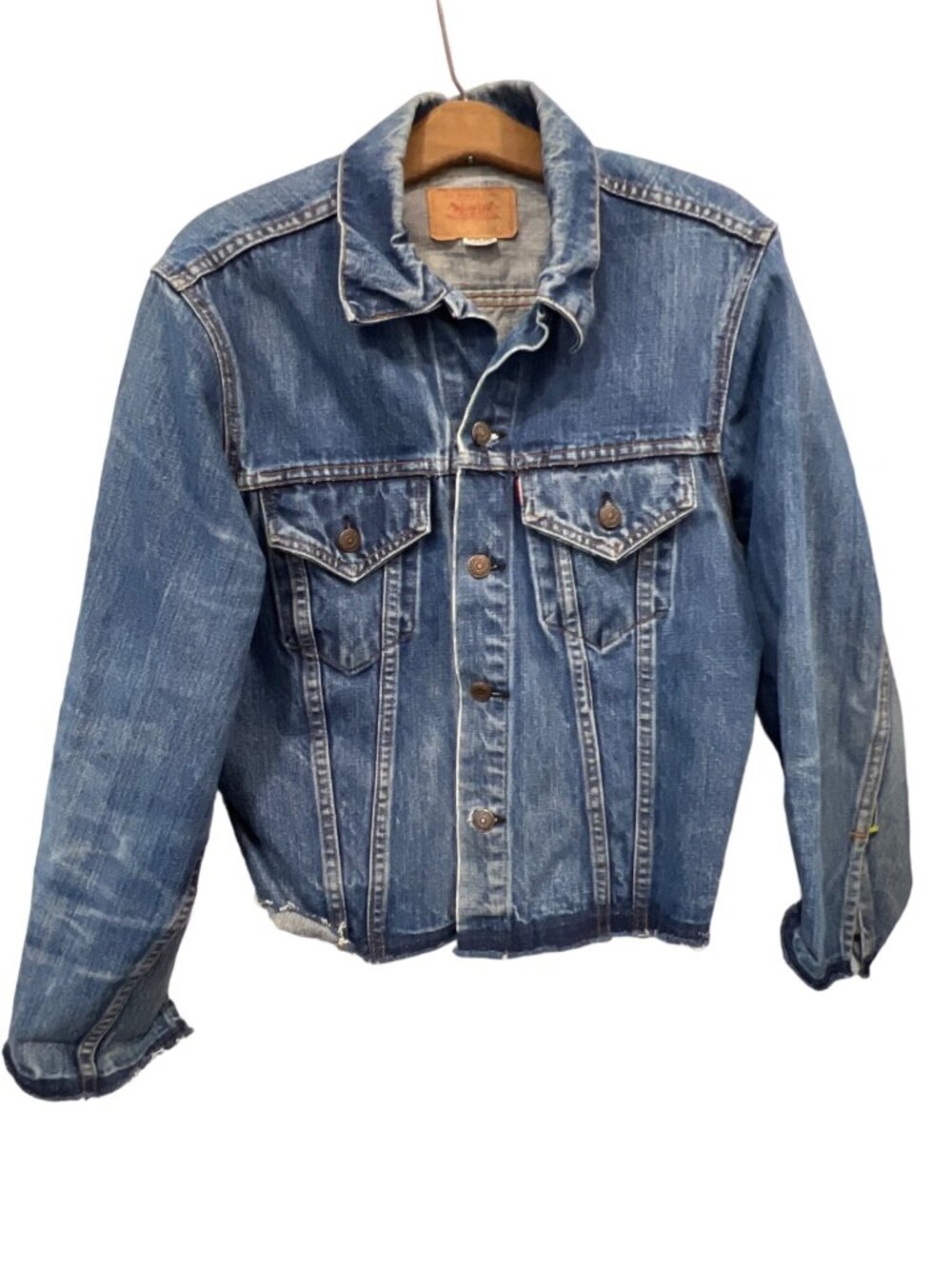 Levi's Jacket Medium Denim Jean Trucker Raw Hem Button Front Casual Cropped